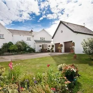 Holiday home 1-bed On Coastal Pathway In South Wales, Gileston