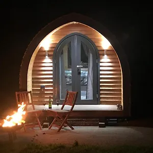 Holiday home Tipiretreats, Flemingston